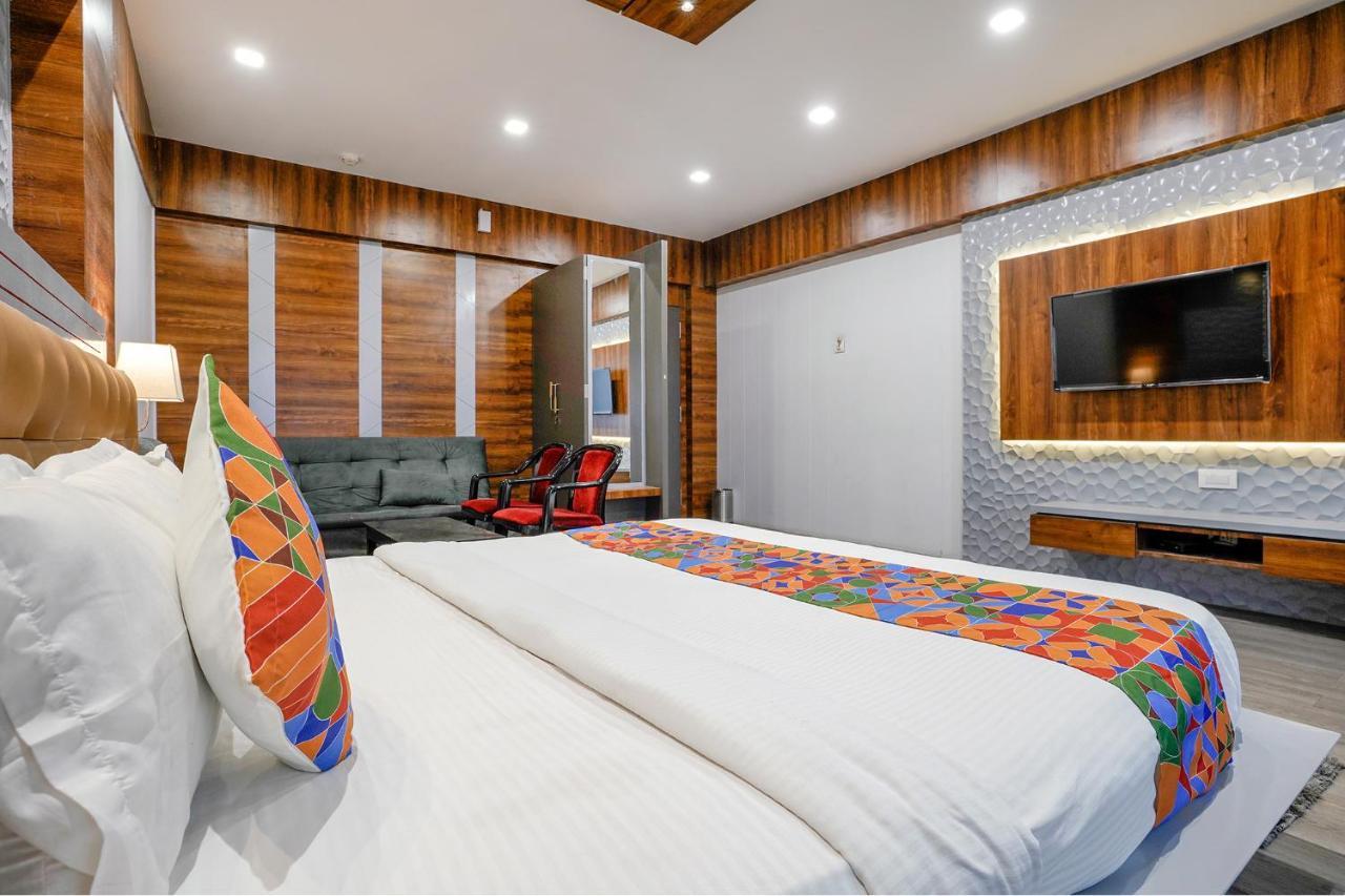 Fabhotel The Valentine - Udhna Road Surat Eksteriør bilde