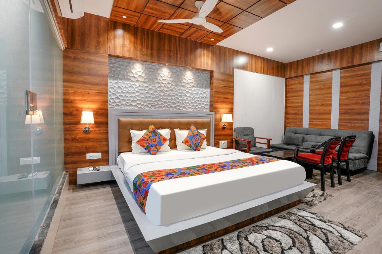 Fabhotel The Valentine - Udhna Road Surat Eksteriør bilde