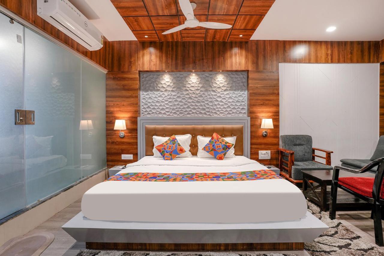 Fabhotel The Valentine - Udhna Road Surat Eksteriør bilde