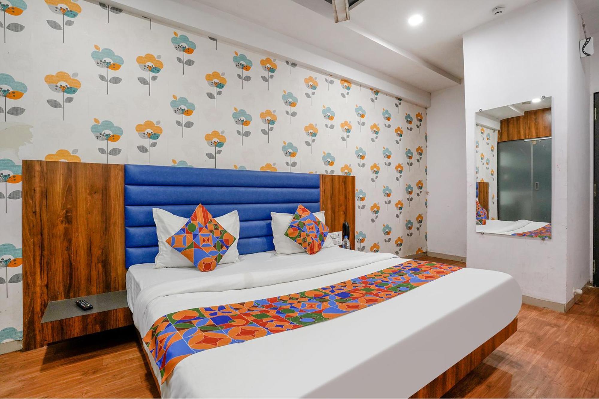 Fabhotel The Valentine - Udhna Road Surat Eksteriør bilde